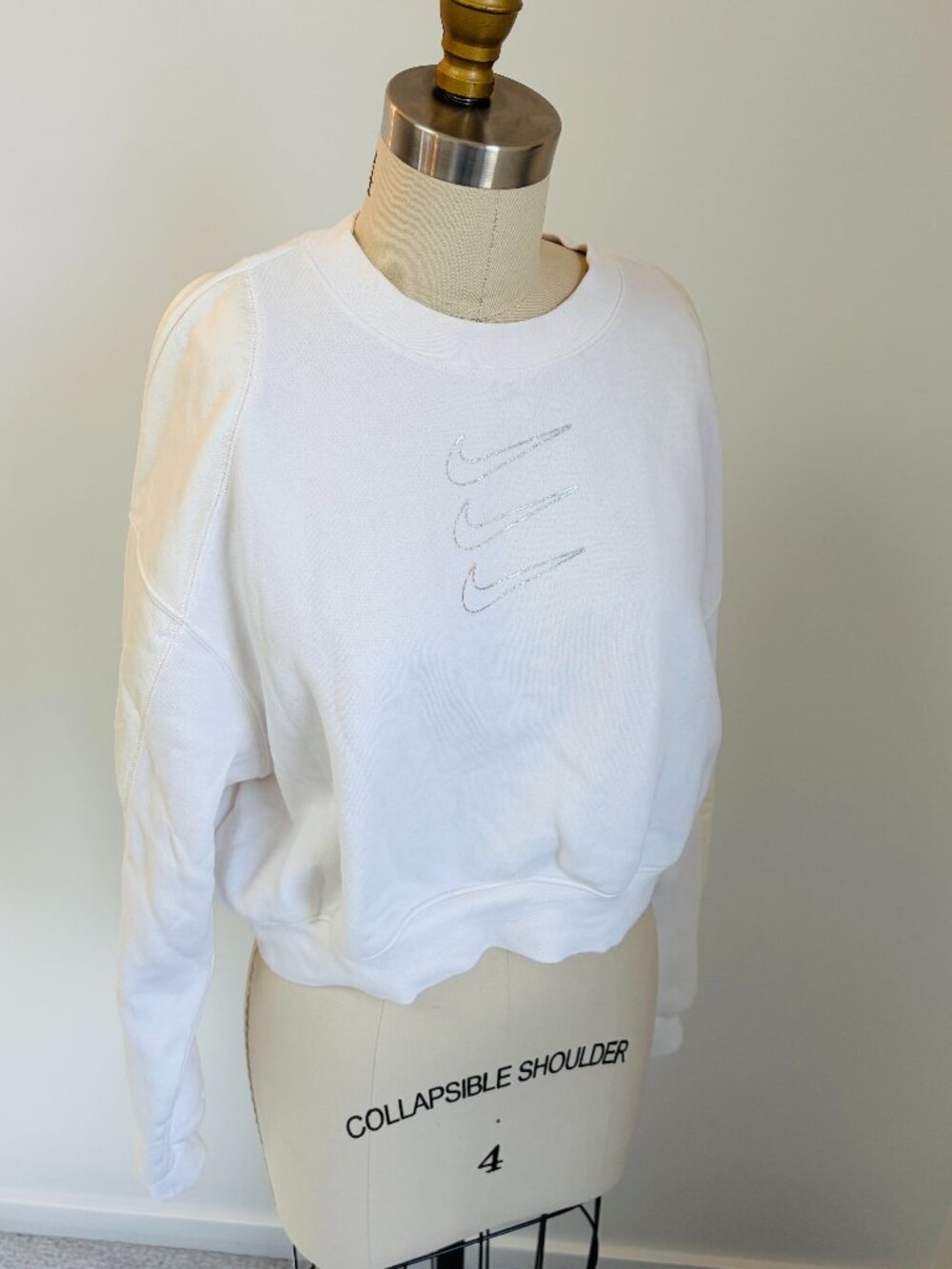 Nike Icon Clash Triple Stacked Swoosh Cropped Sweatshirt White, Faux Leather - S